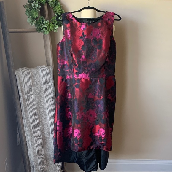 R&K Dresses & Skirts - Gorgeous sleeveless floral Plus size dress